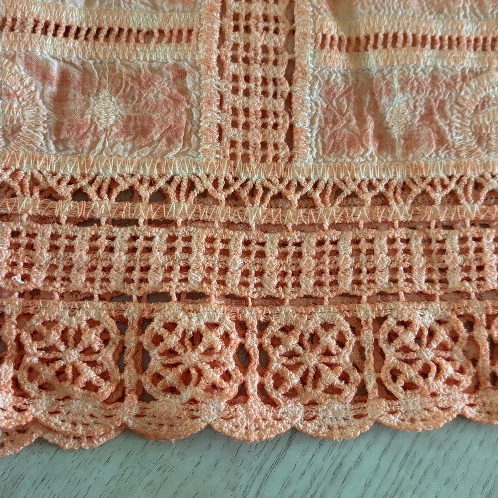 Ladies Size M Democracy Coral Lace Accent Blouse - Picture 3 of 4